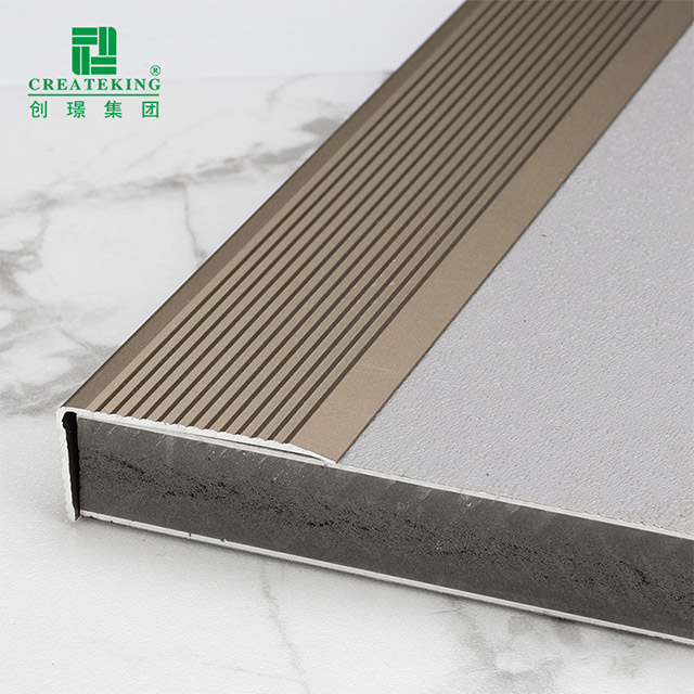 45x20mm L 形地板装饰条